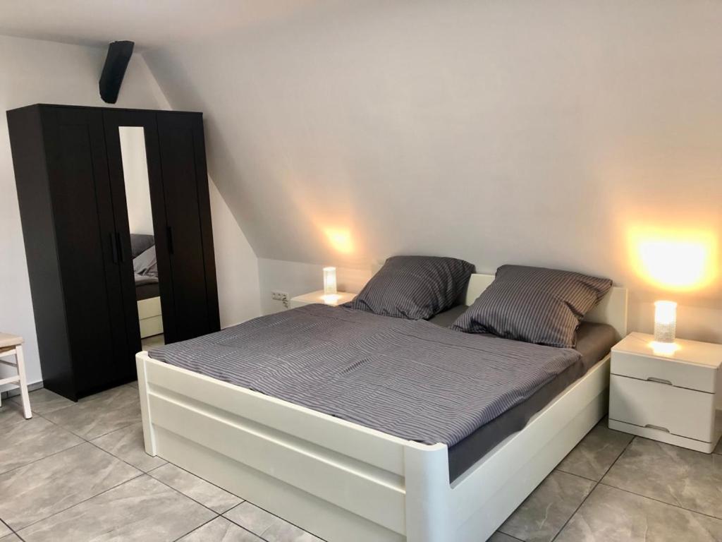 Dachgeschosswohnung Mit Seeblick Ahrensbok Exterior foto
