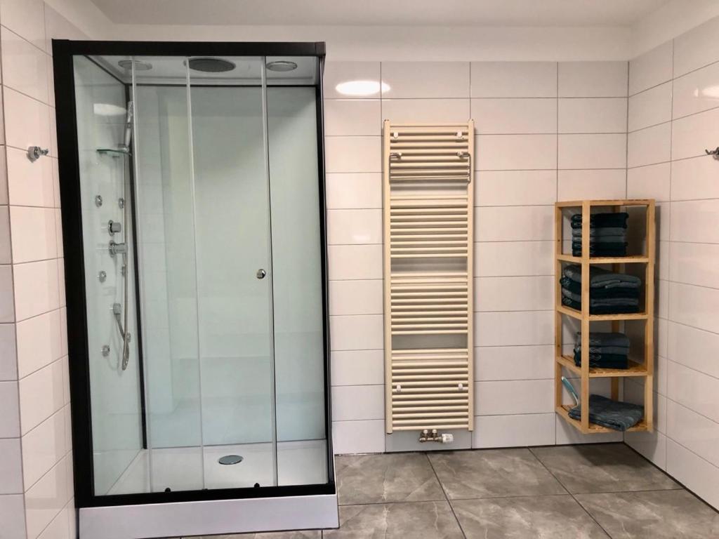 Dachgeschosswohnung Mit Seeblick Ahrensbok Exterior foto